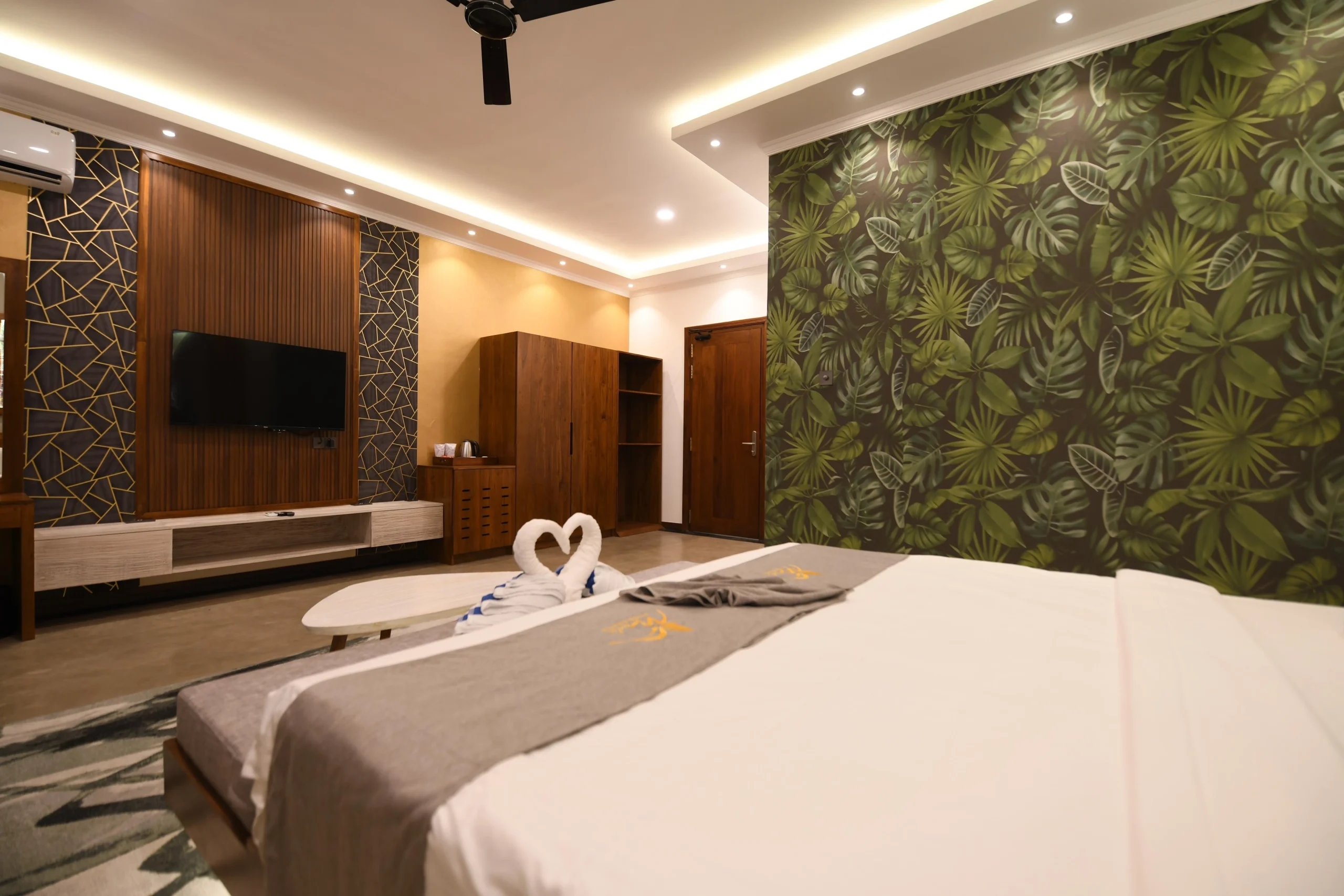 WhatsApp Image 2025-09-08 at 6.05.17 PM (2)